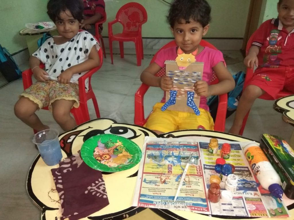 Craft masters of class L kg in Eurokids Netaji Nagar School painting acivity